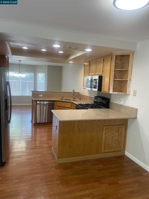 658 S Blackbrush Lane, San Ramon CA: https://media.crmls.org/mediaz/e30c3cb8-6eca-46fb-a053-13cd18ee7507.jpg