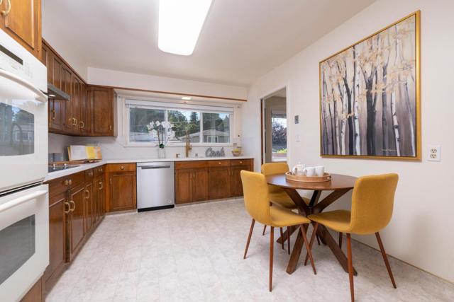 1149 Glenwood Drive, Millbrae CA: https://media.crmls.org/mediaz/e30c3ec2-1da1-48cb-a9d8-4c86b4631cc4.jpg