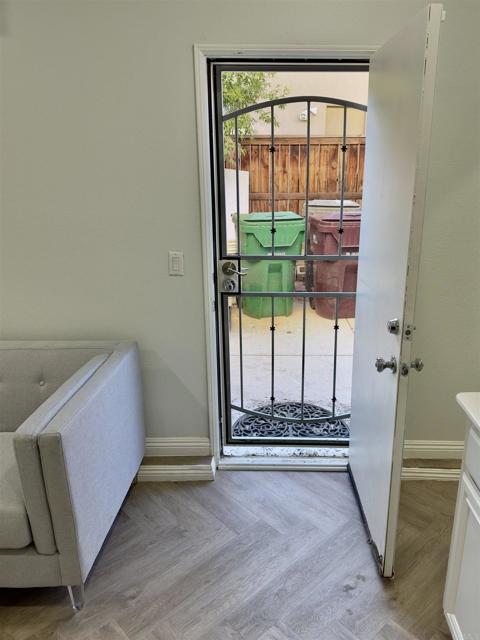 Image 5 of 20 For 30342 De Caron Street