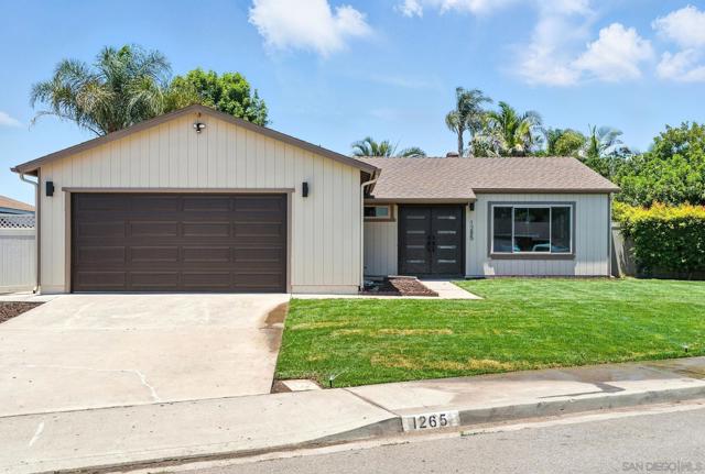 1285 Waxwing Ln, Chula Vista CA: https://media.crmls.org/mediaz/e30c6855-db25-42a2-acf0-6fa2926d4210.jpg