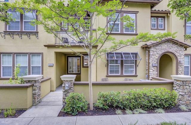 5092 Fioli Loop, San Ramon CA: https://media.crmls.org/mediaz/e30c819b-7be9-4786-ba58-61e1aec81e08.jpg