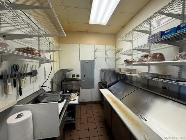 9350 Waxie Way #150, San Diego CA: https://media.crmls.org/mediaz/e30cac5b-8ea6-4bf1-ab61-16dcbc7efad8.jpg