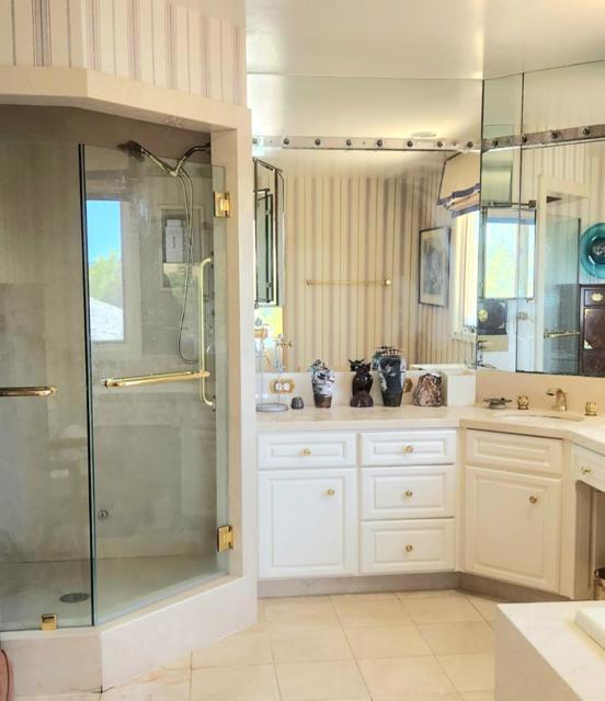 287 Portola Road, Portola Valley CA: https://media.crmls.org/mediaz/e30d0ae1-0932-4209-943b-9fc45ee875c0.jpg