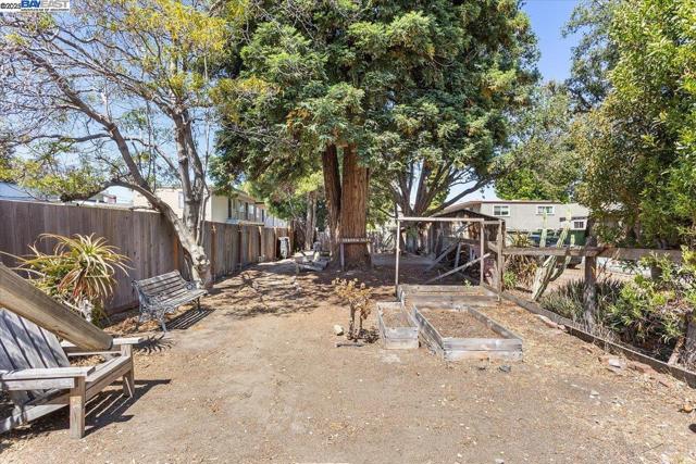 2255 Lincoln Ave., Alameda CA: https://media.crmls.org/mediaz/e30d26d7-cde7-4bc4-8e97-ae0fd39e7fee.jpg