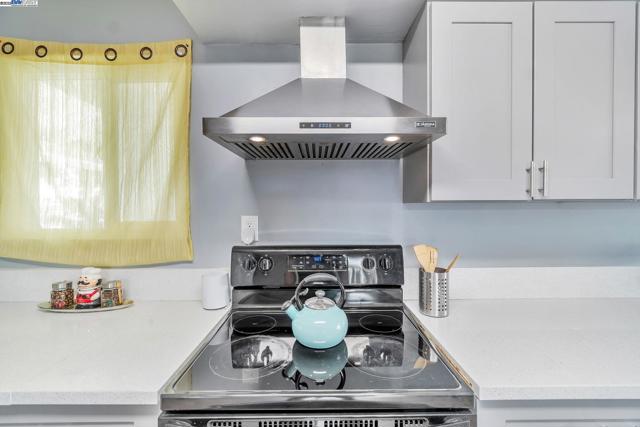 6013 Green Glen Way, Sacramento CA: https://media.crmls.org/mediaz/e30d6b94-b202-4349-8990-57c38a0c4a91.jpg