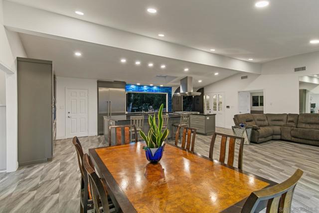 5030 Helix Ter, La Mesa CA: https://media.crmls.org/mediaz/e30daa4c-4223-42c7-aafe-1a0cc18a777f.jpg