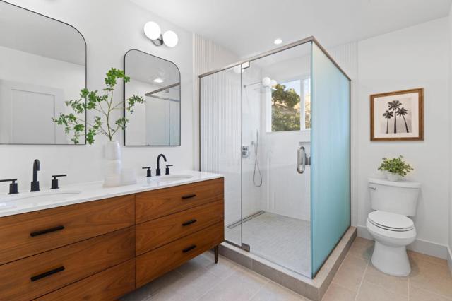 760 Loma Court, Redwood City CA: https://media.crmls.org/mediaz/e30e3e18-ca97-4a4b-8f08-fe9660cad236.jpg