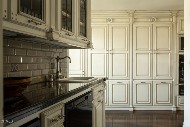 Image 4 of 11 For 642 Canterbury Road