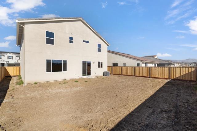 1861 Hydrangea Drive, Hollister CA: https://media.crmls.org/mediaz/e30e881c-197d-4daf-958c-0b598dc3deec.jpg