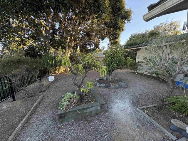 Image 19 of 23 For 5605 Soledad Mountain Rd