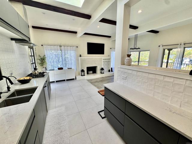 Detail Gallery Image 19 of 34 For 1923 Sunset Plaza Drive Dr, West Hollywood,  CA 90069 - 3 Beds | 3 Baths