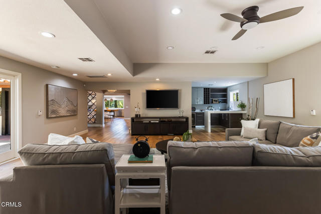 Detail Gallery Image 28 of 73 For 3643 Hampstead Rd, Glendale,  CA 91206 - 8 Beds | 6 Baths