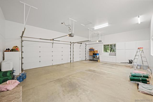 15847 Mac Tan Ln, Valley Center CA: https://media.crmls.org/mediaz/e30f93f1-ea84-45bf-ab1c-709176aff089.jpg