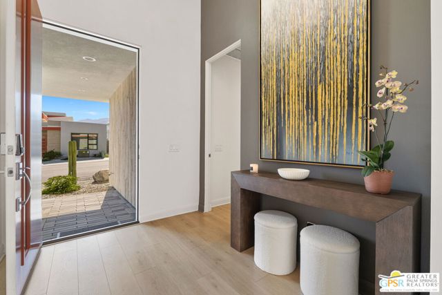 190 Obsidian Loop, Palm Springs CA: https://media.crmls.org/mediaz/e3103109-f2ea-44cd-8187-3876d3ad10b9.jpg