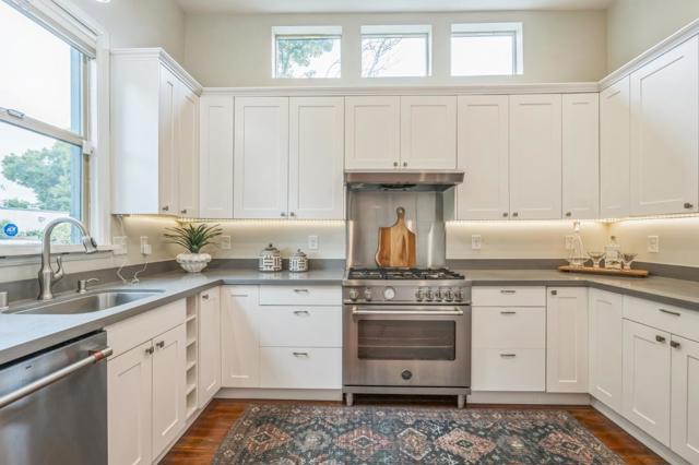 696 29th Street, Oakland CA: https://media.crmls.org/mediaz/e31155bc-dc2a-4833-8569-95d24ee7cda6.jpg