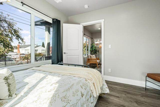 Image 5 of 17 For 958 106th Ave