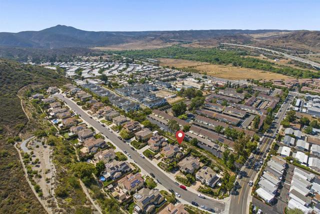 7787 Britt Pl, Santee CA: https://media.crmls.org/mediaz/e311b62b-d83f-476d-bc78-6ac313592240.jpg