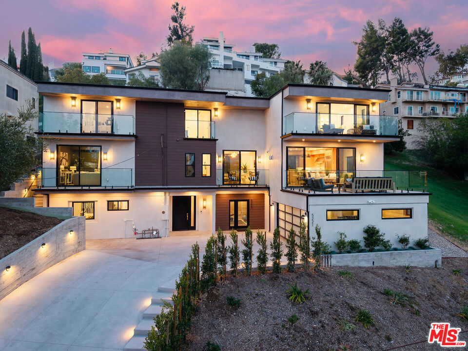 5221 Campo Road