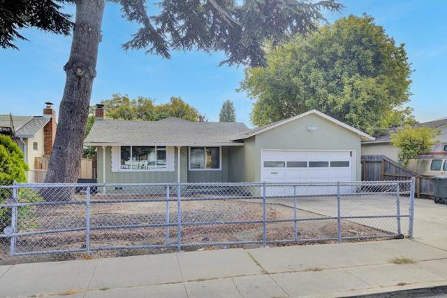 2228 Terra Villa Street, East Palo Alto CA: https://media.crmls.org/mediaz/e3124c0b-04b9-4fee-8585-3d2f0c163566.jpg