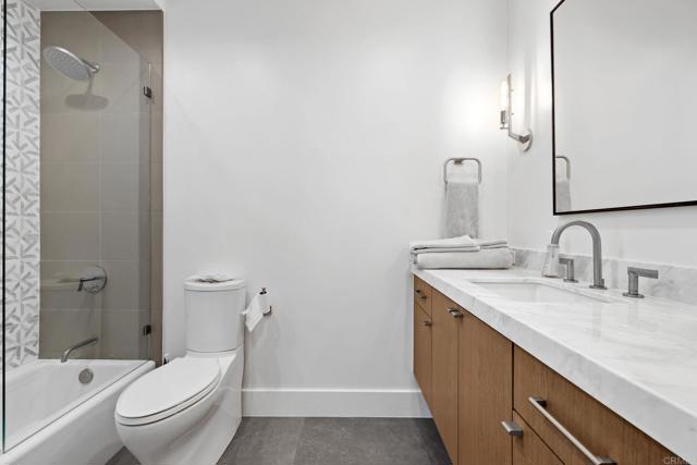 Detail Gallery Image 35 of 72 For 119 41st St, Newport Beach,  CA 92663 - 3 Beds | 5 Baths