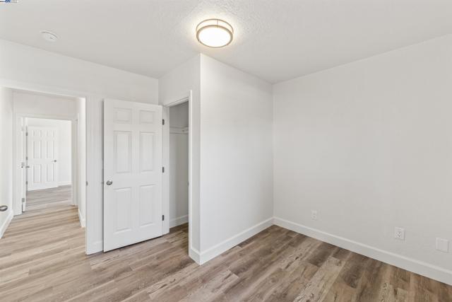 2320 Cutting Blvd, Richmond CA: https://media.crmls.org/mediaz/e3125dc2-36c4-4232-b0df-9df796b89809.jpg