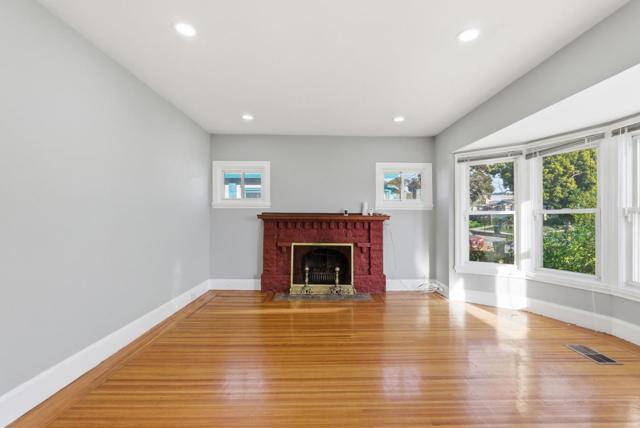 2801 Bartlett Street, Oakland CA: https://media.crmls.org/mediaz/e3132ff6-4f34-46d3-96be-60f59030e5d9.jpg