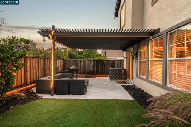 84 Plumeria Ct, Danville CA: https://media.crmls.org/mediaz/e3136faf-71d7-4095-80f2-727e3feb0809.jpg