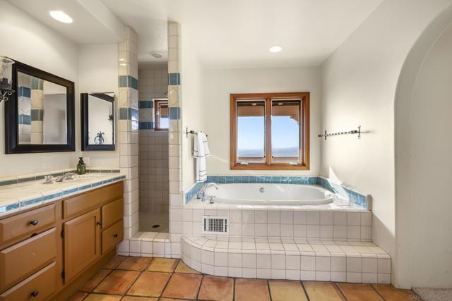 859 Cocos Dr, San Marcos CA: https://media.crmls.org/mediaz/e31386cb-8a58-4fd1-8ed4-a6ed29661045.jpg