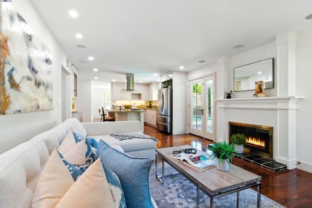 2673 Velvet Way, Walnut Creek CA: https://media.crmls.org/mediaz/e3138807-948c-413f-ac14-1c3a2d9ae57a.jpg