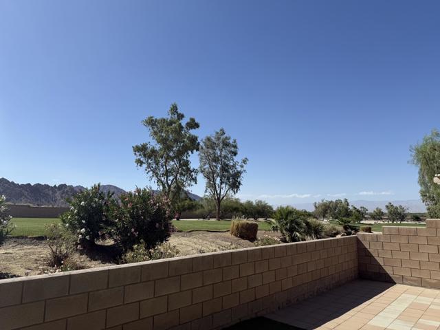 60375 Living Stone Drive, La Quinta CA: https://media.crmls.org/mediaz/e3138c69-f97e-4cba-9e41-402f68576748.jpg