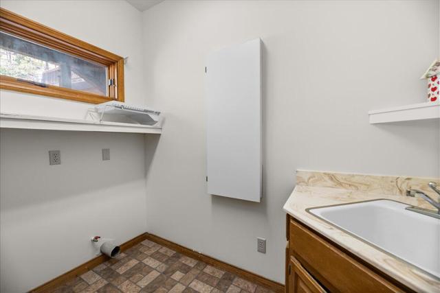 30097 Enchanted Way, Running Springs CA: https://media.crmls.org/mediaz/e313bf61-d753-4ee1-b1dc-ad131dfa9fc8.jpg