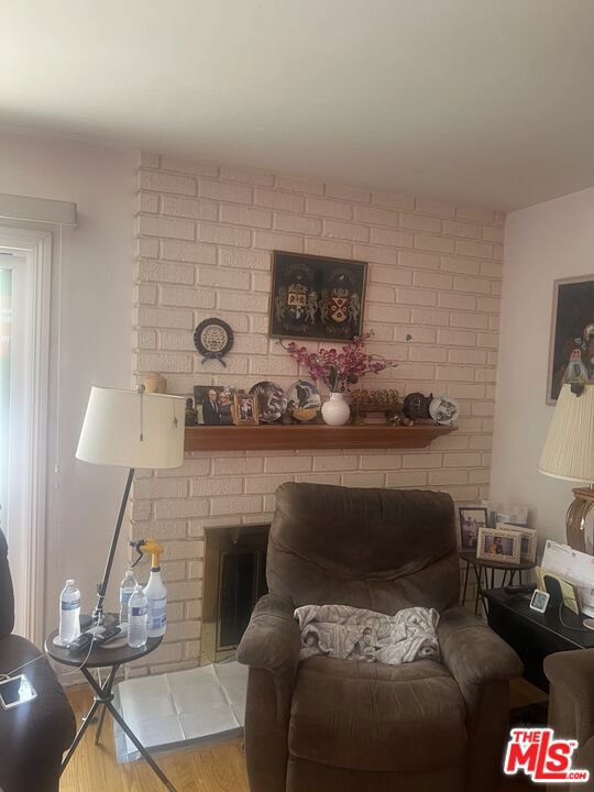 15952 Kalisher Street photo 4