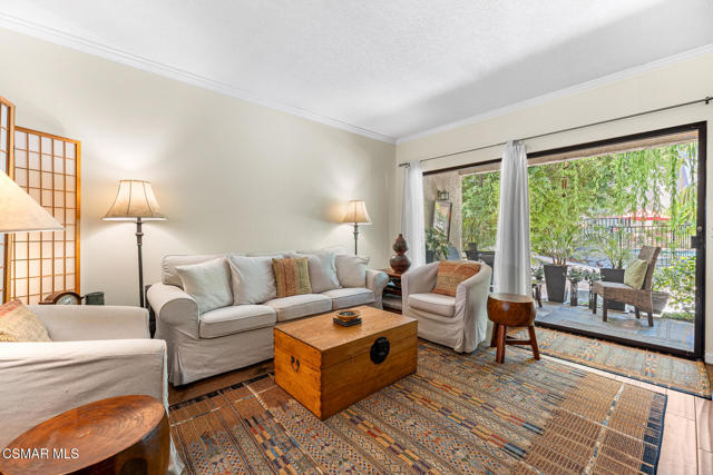 5720 Skyview Way, Agoura Hills CA: https://media.crmls.org/mediaz/e3148463-5738-4817-a1ec-d1670ed6f354.jpg
