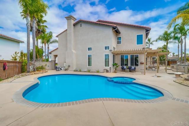 898 Padera Ct, Chula Vista CA: https://media.crmls.org/mediaz/e314c385-0e22-4ff7-8ce0-caadf9e02310.jpg
