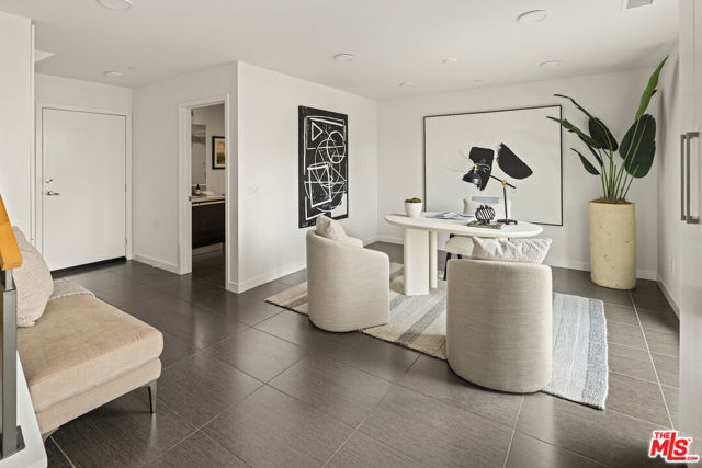 310 Washington Boulevard, Marina del Rey CA: https://media.crmls.org/mediaz/e3150074-92ae-44c4-afb4-0074966c5207.jpg