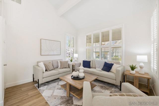 4087 Ivey Vista, Oceanside CA: https://media.crmls.org/mediaz/e3150be6-a6f5-439d-9ce7-f70430659673.jpg