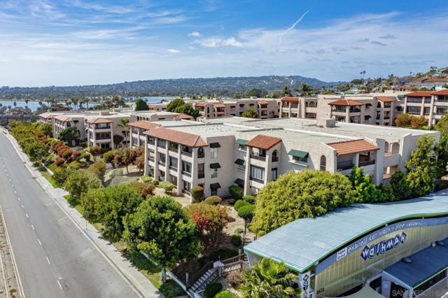 2540 Clairemont Dr, San Diego CA: https://media.crmls.org/mediaz/e31519fd-8aac-4a8c-9084-94cd1f4b924c.jpg