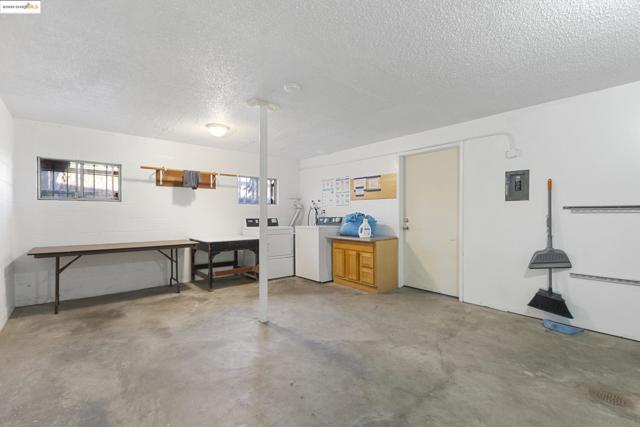 1929 California, Berkeley CA: https://media.crmls.org/mediaz/e3157591-9f51-4c7c-b6cf-c5df4558adf9.jpg