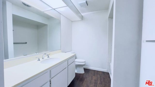 4499 Via Marisol, Los Angeles CA: https://media.crmls.org/mediaz/e315ac7a-e96c-454a-9bde-f0ba8181fd78.jpg