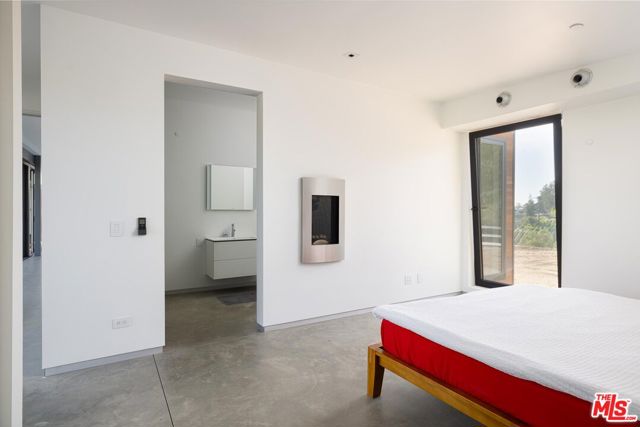 36453 Via El Pais Bonita, Temecula CA: https://media.crmls.org/mediaz/e315eab6-75cc-447d-bd98-1da6cde390d5.jpg