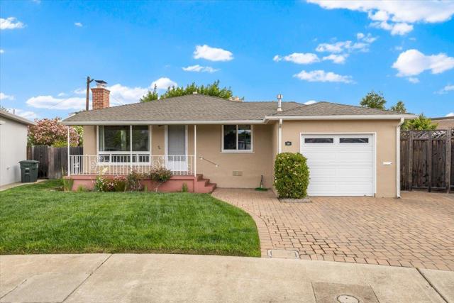 701 Poinsettia Avenue, San Mateo CA: https://media.crmls.org/mediaz/e315ec22-131a-48b9-bc92-17e1449273a0.jpg