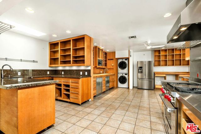 11245 Huston Street, North Hollywood CA: https://media.crmls.org/mediaz/e315ecb9-3b8f-4cac-b283-1e018b3ae51a.jpg