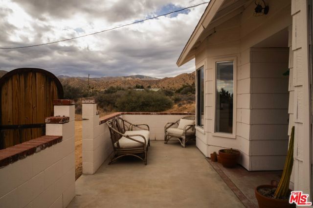 50950 Burns Canyon Road, Pioneertown CA: https://media.crmls.org/mediaz/e3163fbd-a159-4727-835d-6fc094dc62da.jpg