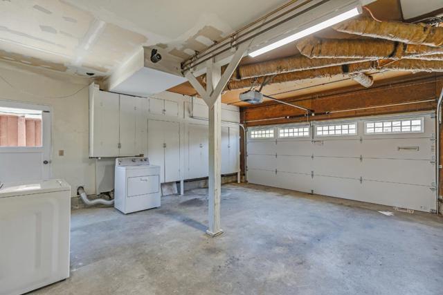 10 Banff Way, Pacifica CA: https://media.crmls.org/mediaz/e3164d79-3a0c-4c8c-8053-12c33d071d79.jpg