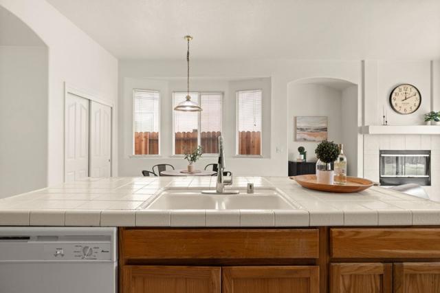 7008 Kilconnell Drive, Elk Grove CA: https://media.crmls.org/mediaz/e3172f71-c6d6-47a2-8b08-cf55a44bc5a3.jpg