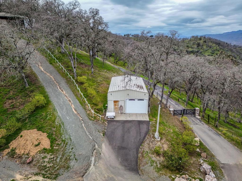 https://media.crmls.org/mediaz/e317e38a-45ab-4174-a740-8e7e50427afc.jpg?preset=X-Large