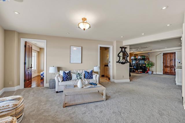797 Las Olas Dr, Aptos CA: https://media.crmls.org/mediaz/e3183688-29a4-436b-8c32-ef384ea60862.jpg
