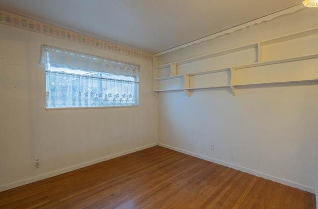 217 Iris Drive, Salinas CA: https://media.crmls.org/mediaz/e3191f97-dc2d-4609-b3a4-4f2e96dee483.jpg