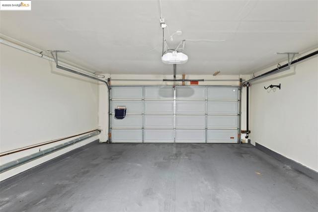 1130 Richmond ST, El Cerrito CA: https://media.crmls.org/mediaz/e3198335-9587-4948-8873-826c46f1e961.jpg