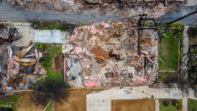 23 W Mendocino Street, Altadena CA: https://media.crmls.org/mediaz/e31ad7e4-5412-441f-b3cd-f0960f074a51.jpg
